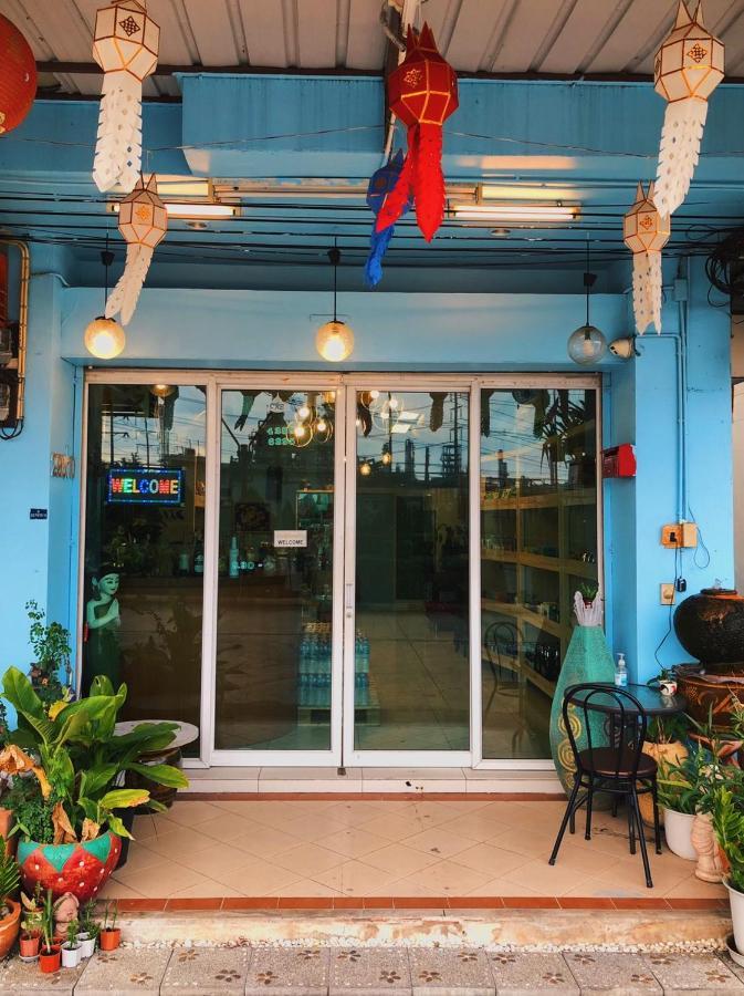 Aekkalukthai Hostel Rayong Extérieur photo