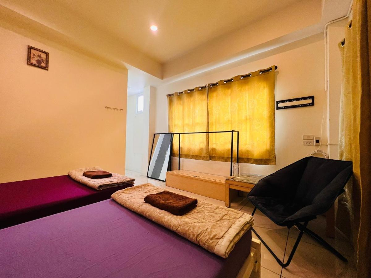 Aekkalukthai Hostel Rayong Extérieur photo
