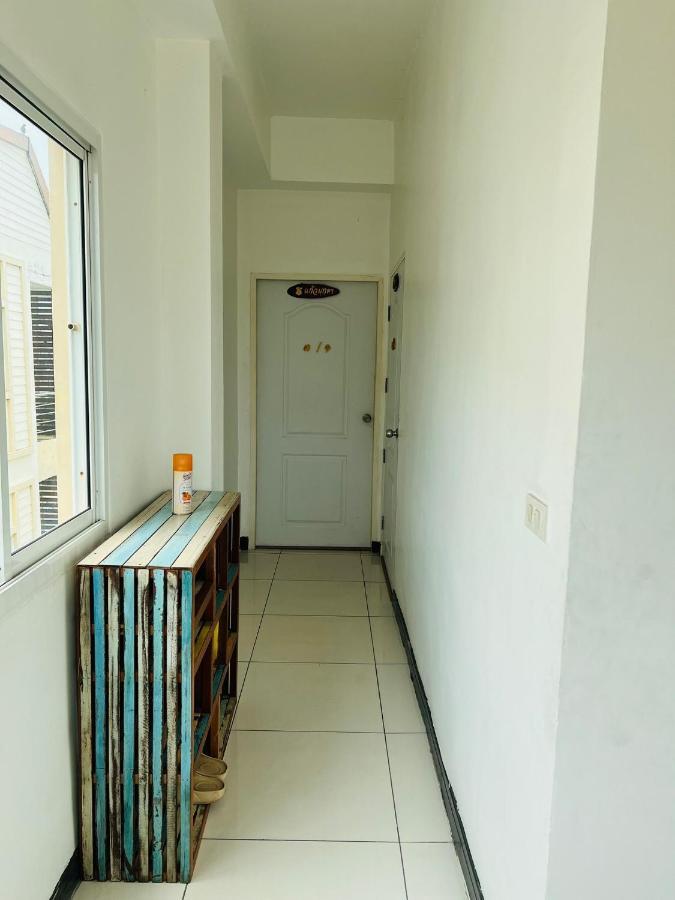 Aekkalukthai Hostel Rayong Extérieur photo